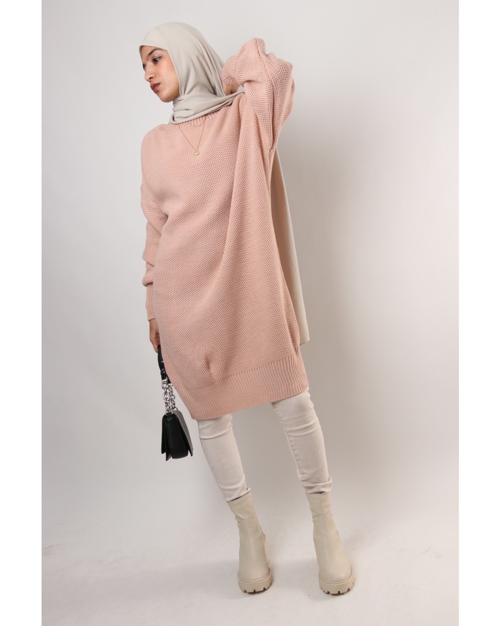 Jumper with puff outlet sleeves