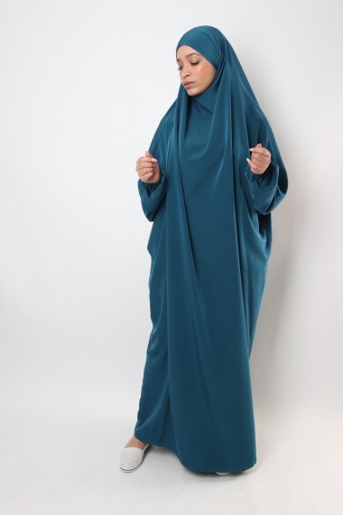 Zamzam Water (1 Litre)  Um Anas - Islamic clothing, Hijabs, Abaya's,  Kaftans