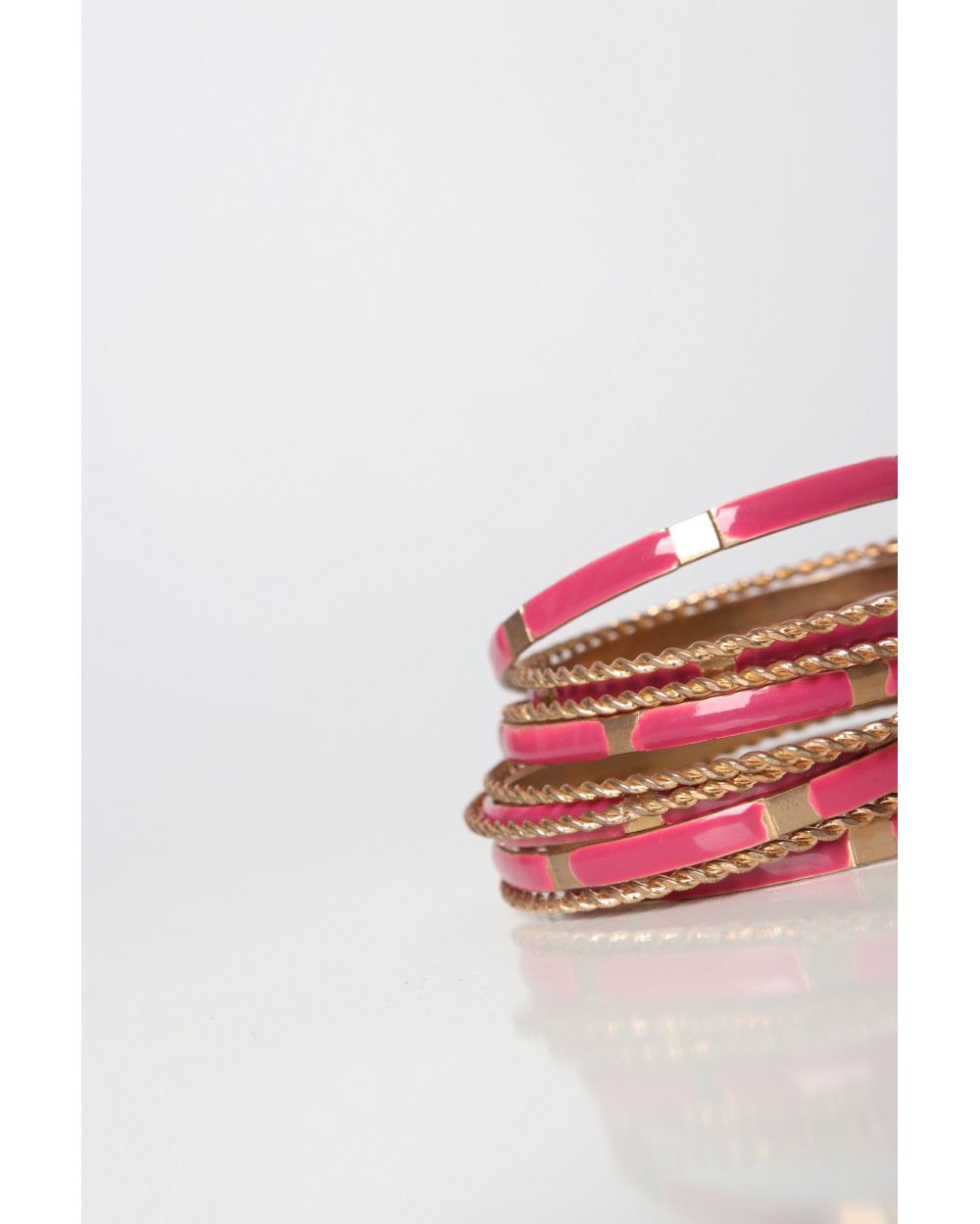 Juicy Couture Mini Pink & Precious DIY Bracelets Kit - Create 8 Unique  Charm Bracelets, 267 Pieces, 8 Charms, Tweens & Girls Ages 8+ - Walmart.com
