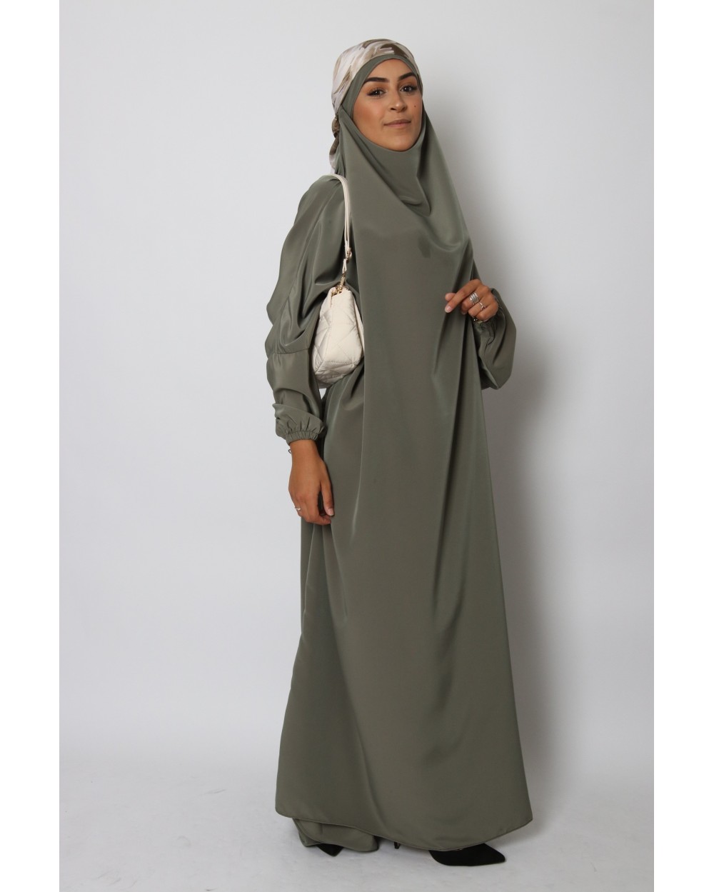 Jilbab Al Andalous Size M Color Light khaki Size M Color Light khaki