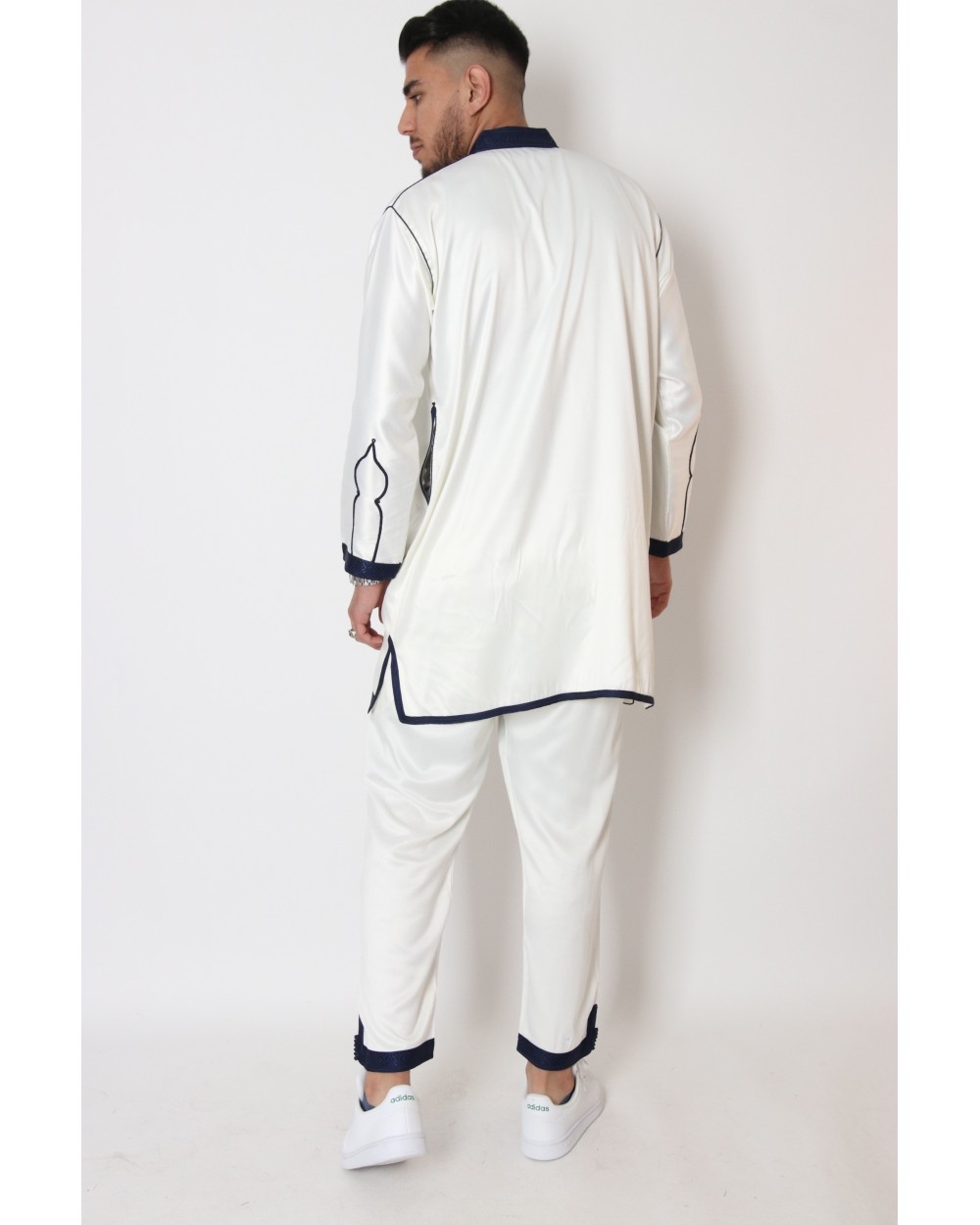 Jabador Moroccan man White Navy