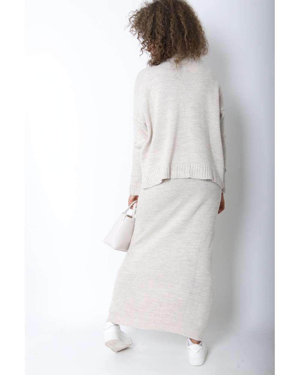 Sweater mesh outlet skirt