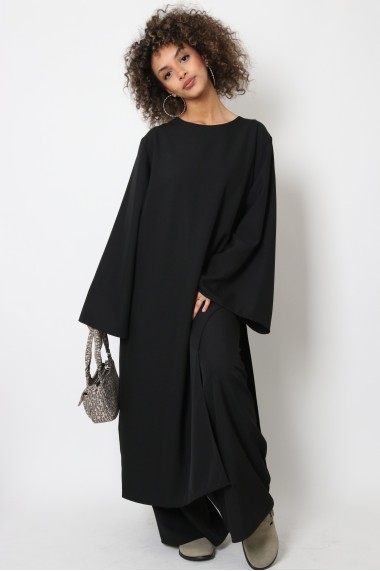 Long slit top and wide-leg...