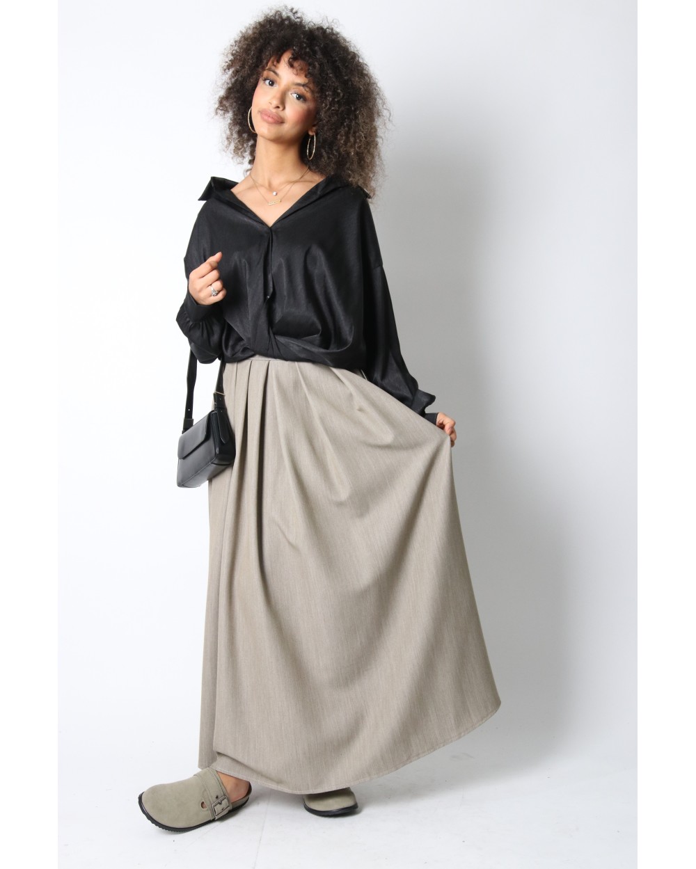 Elegant skirt with flared pleats